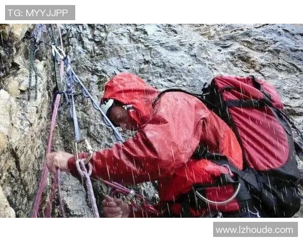 攀岩心理素质研究:武汉攀岩队员的挑战与应对策略分析 攀岩心理素质研究:武汉攀岩队员的挑战与应对策略分析