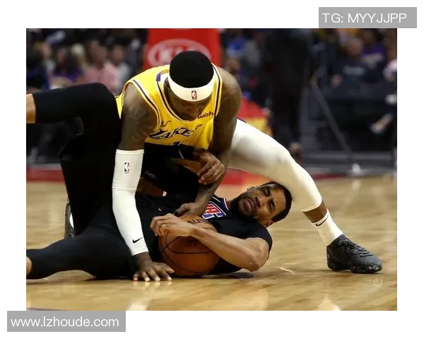 2011年湖人与快船的激烈对决回顾与分析篮球赛场上的城市对抗与荣耀