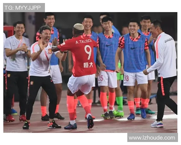 2012年恒大与富力激战回顾：足球盛宴中的精彩瞬间与战术较量